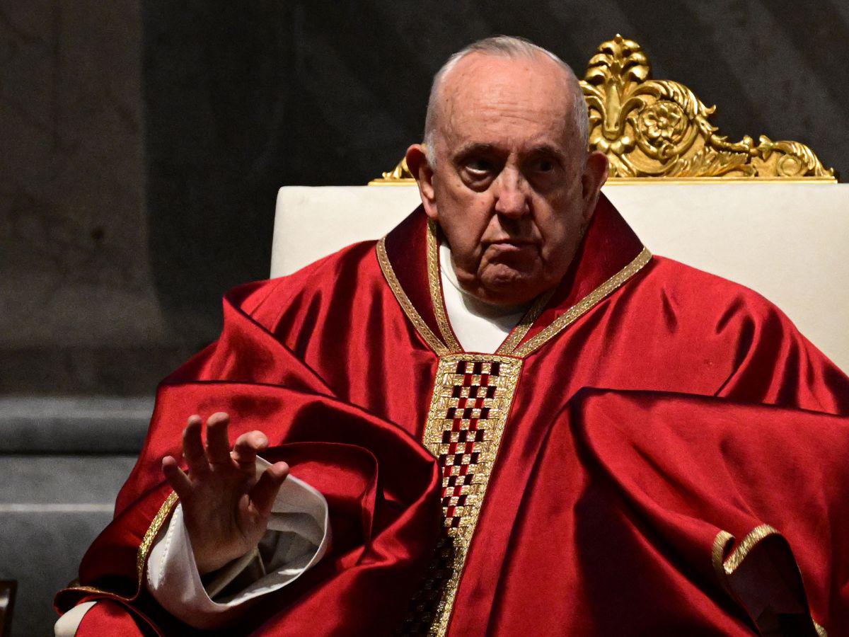 El papa Francisco cancela su presencia en el Vía Crucis del Coliseo de Roma debido al frío