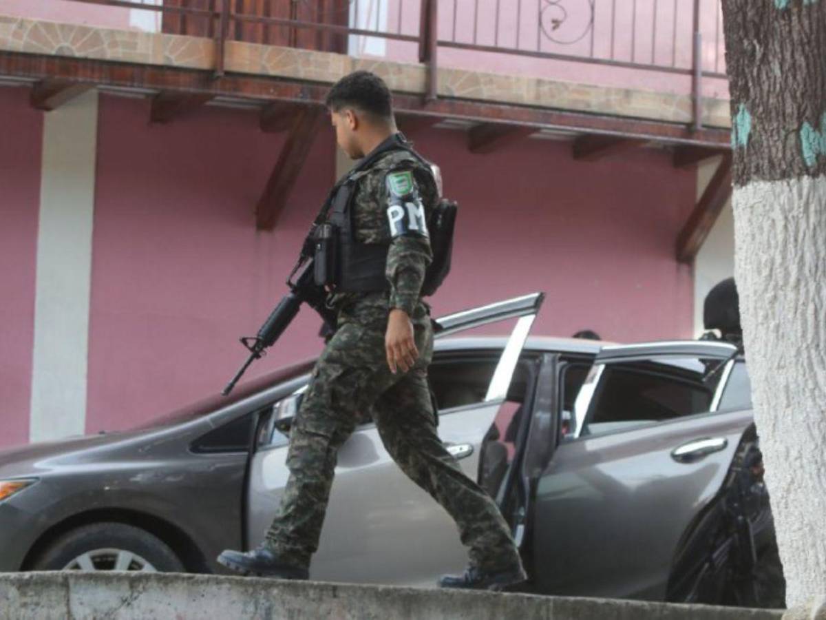 Fuertes operativos tras muerte de policía militar en enfrentamiento en La Laguna