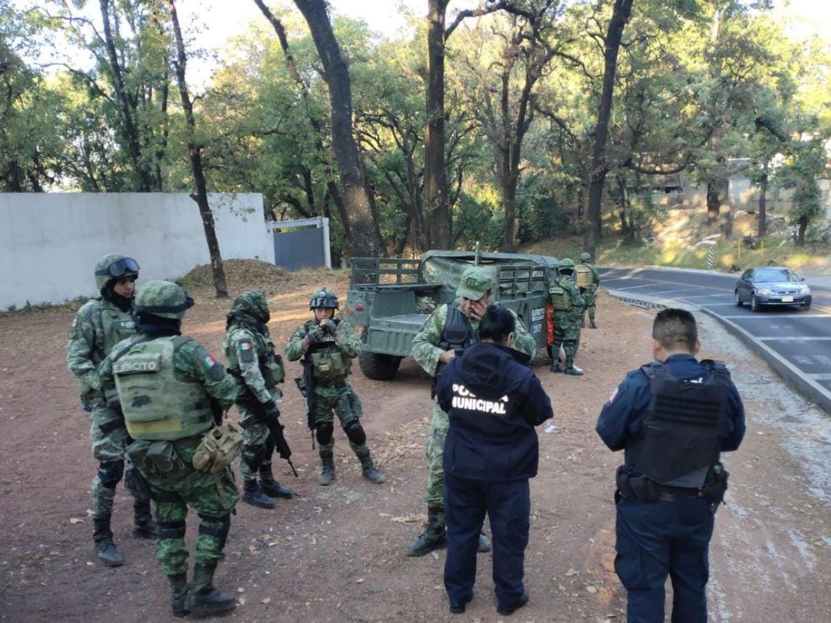 Parte del equipo que participó en la ubicación de la joven.