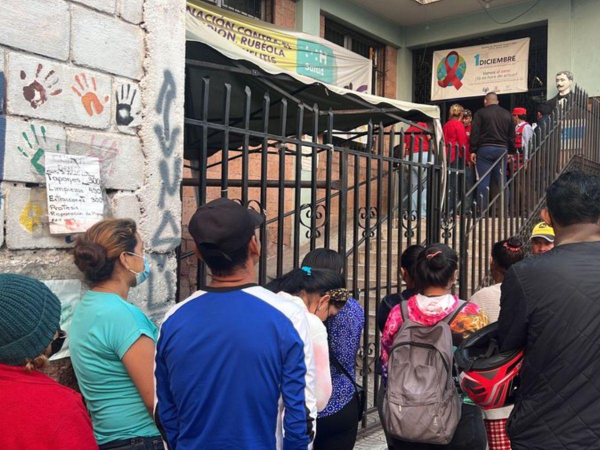 Centros de salud reanudan atenciones tras 17 días cerrados por tomas de colectivos de Libre