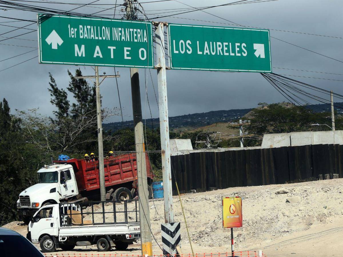 Así avanzan los trabajos de construcción de los puentes aéreos en Mateo