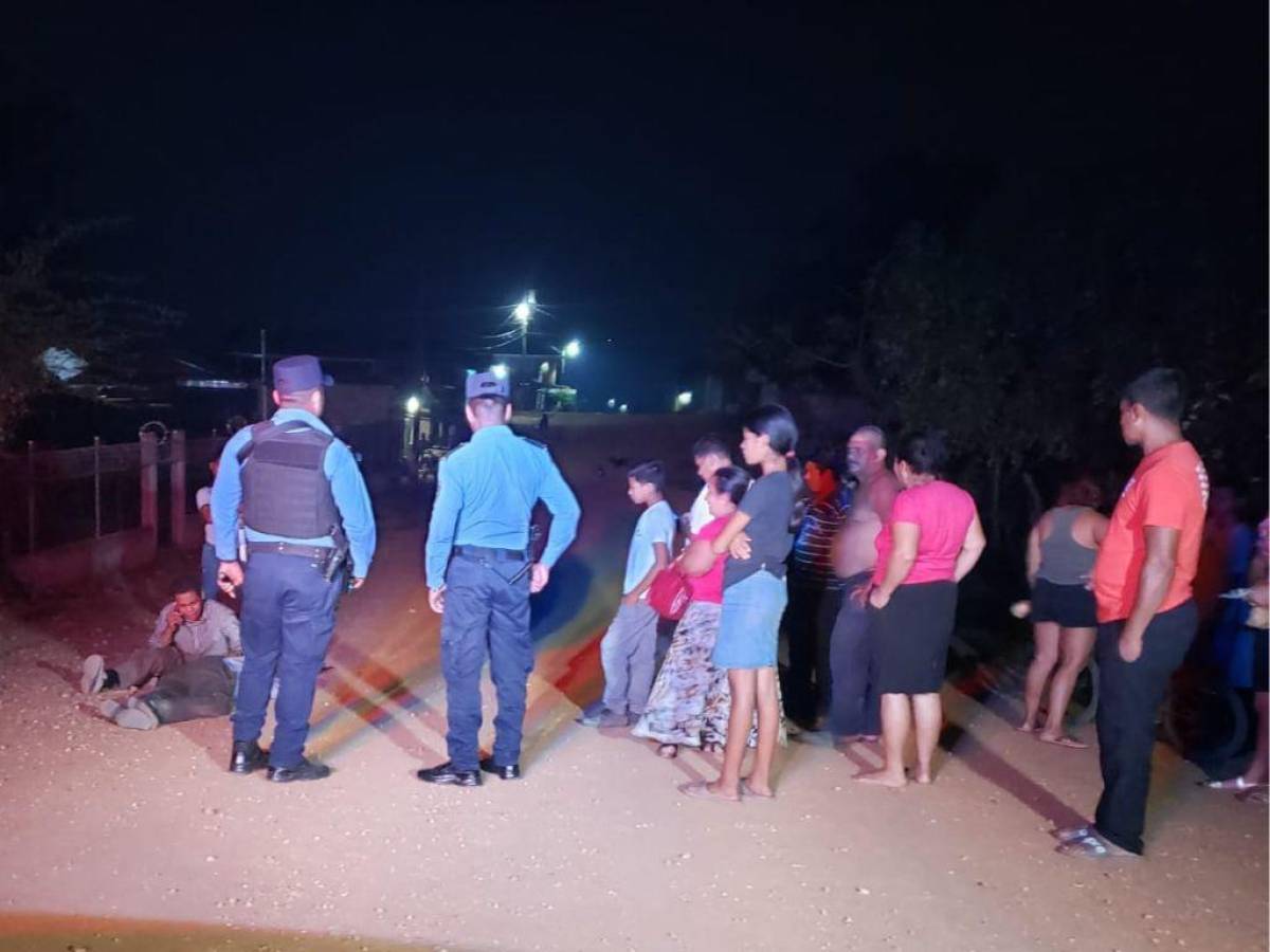 Carlos Muñoz se encontraba en la iglesia donde solía asistir, cuando recibió una llamada telefónica. Al salir del lugar, fue atacado por los dos individuos que se dieron a la fuga con rumbo desconocido.