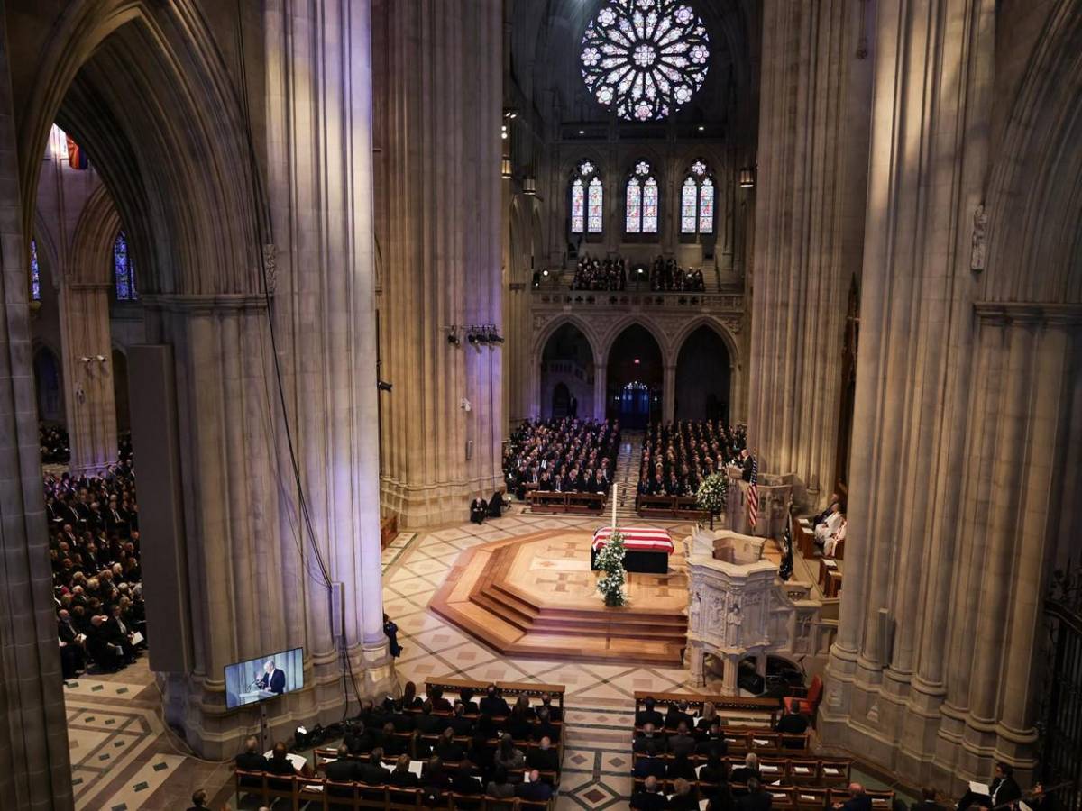 Jimmy Carter recibe homenajes póstumos en su funeral de Estado en Washington