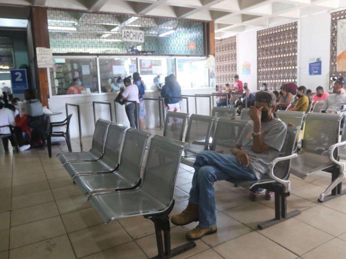 Piden declarar emergencia sanitaria por casos de dengue y falta de medicamentos en Honduras