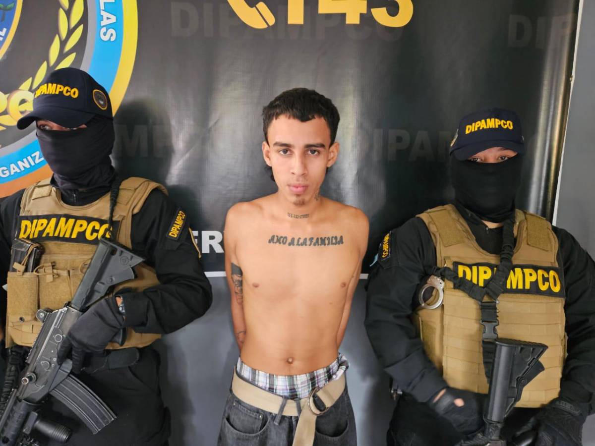 El rostro de los 5 detenidos.