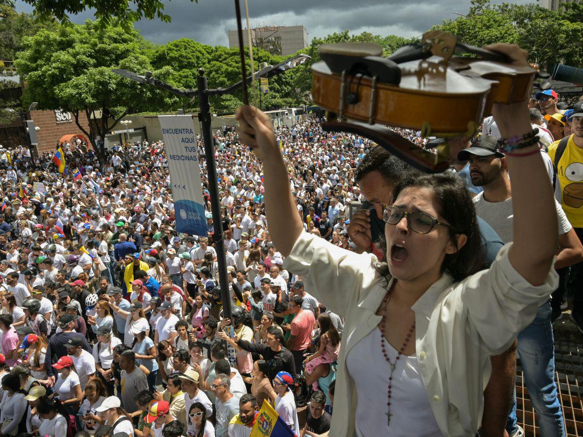 Protestas en Venezuela: Opositores claman por libertad mientras aumentan muertes