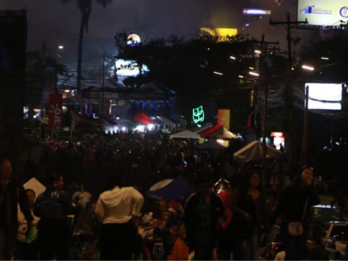 ¡Ritmo y alegría bajo la lluvia! Capitalinos celebran el Carnaval de Tegucigalpa