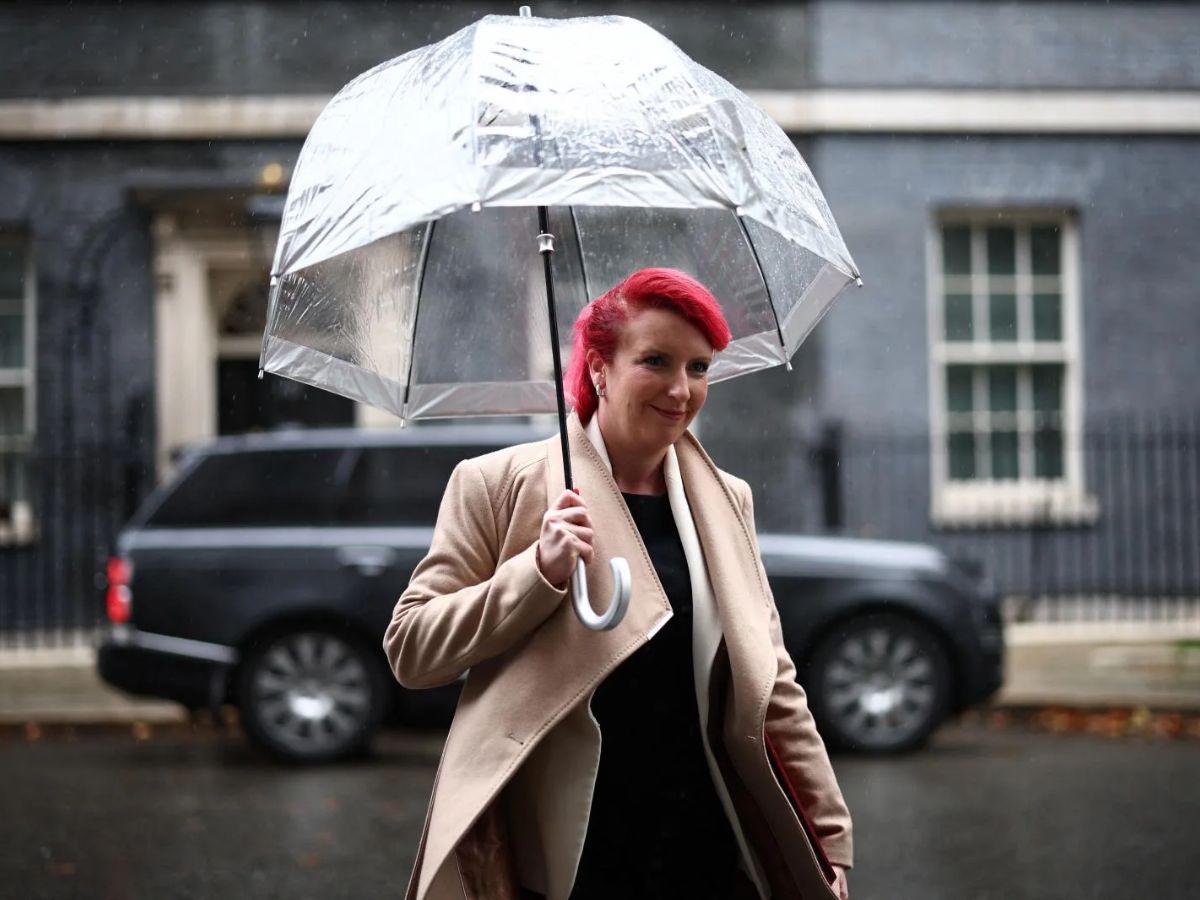 Louise Haigh, la ministra que renunció por haber dicho una mentira blanca a la policía