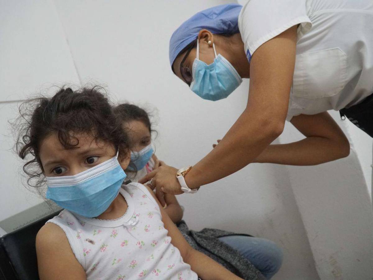 Reportan caída de cobertura de vacunación infantil en Honduras