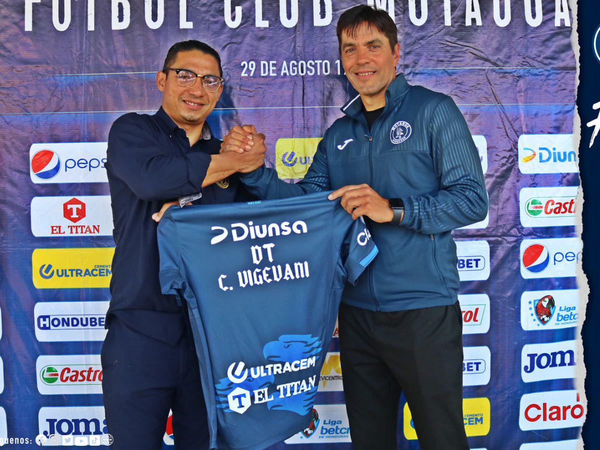 Motagua presenta a su nuevo entrenador César Vigevani, que ya dirigió el primer entrenamiento