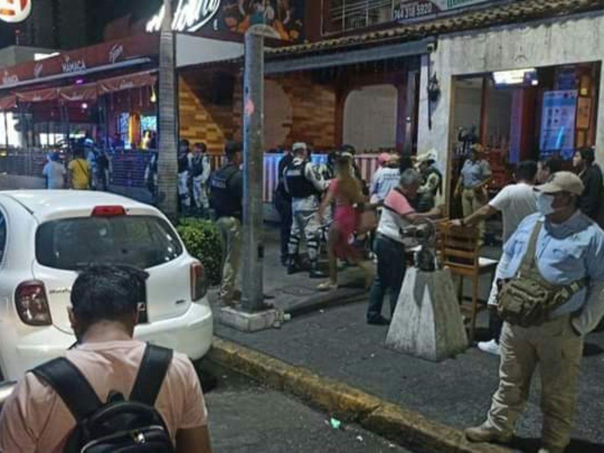 Unos ocho heridos dejan tiroteos en dos bares de Acapulco