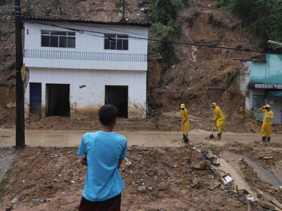 “No como ni duermo”, dice una sobreviviente de las lluvias torrenciales en Brasil