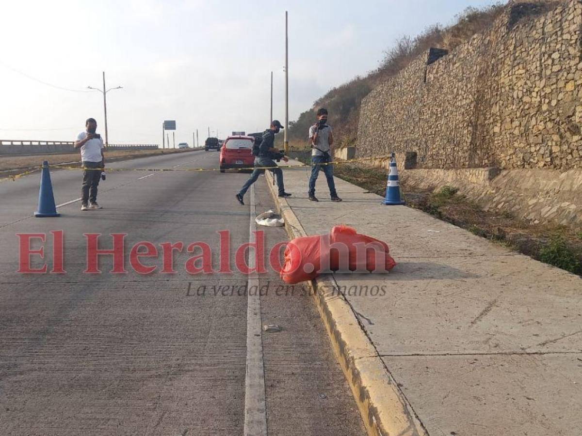 Hallan cadáver encostalado en anillo periférico de la capital