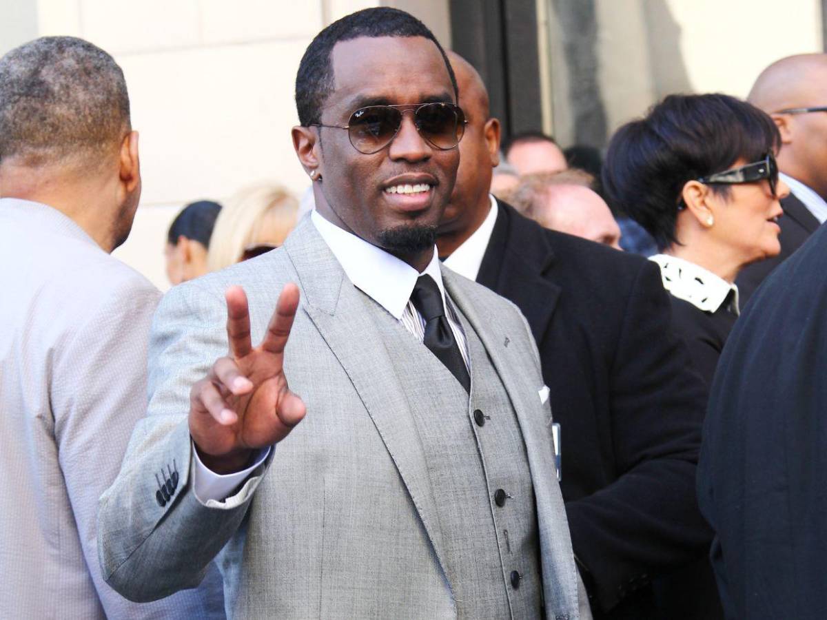 Sean Combs es acusado de intentar lanzar a una mujer desde un edificio