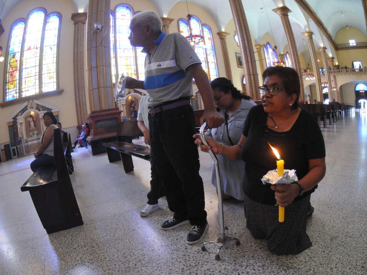 Los milagros de la Virgen Suyapa se pagan con las promesas de fe