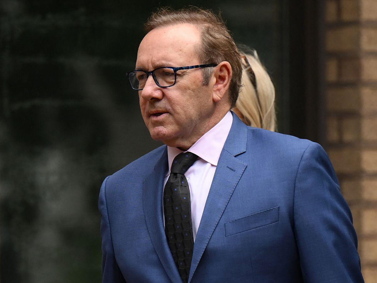 Veredicto en juego: Jurado comienza a deliberar en caso de Kevin Spacey por agresiones sexuales