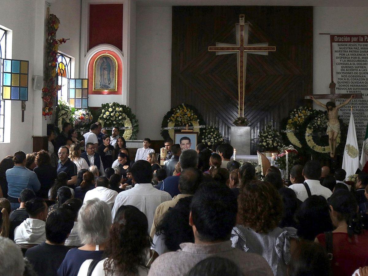 Dan último adiós a Alejandro Arcos, el alcalde decapitado en Chilpancingo