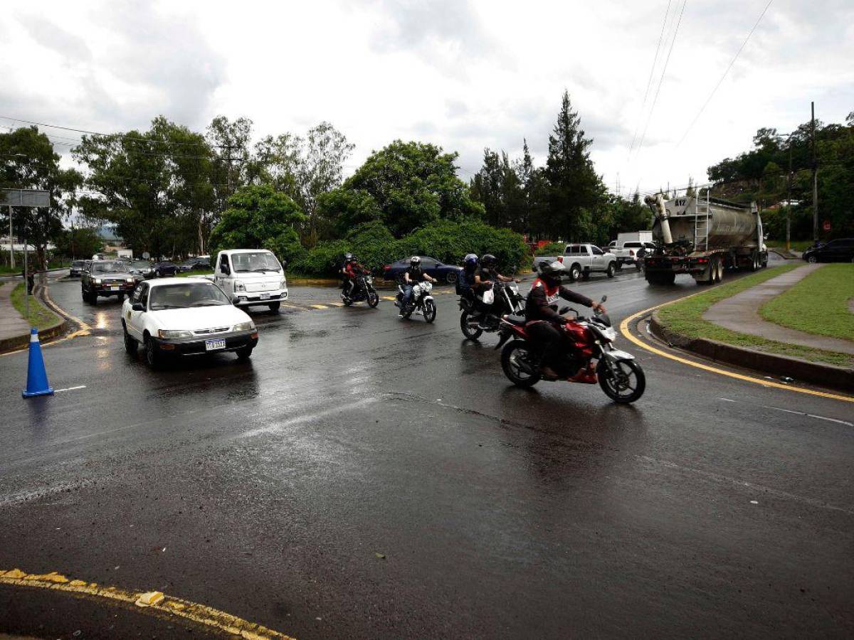 Esta rotonda se ha convertido en uno de los puntos conflictivos viales más críticos de la ciudad. También se reportan muchos accidentes.