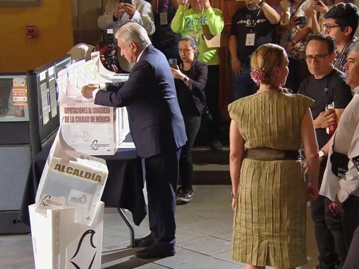 Presidente Andrés Manuel López Obrador ejerce su voto en Ciudad de México