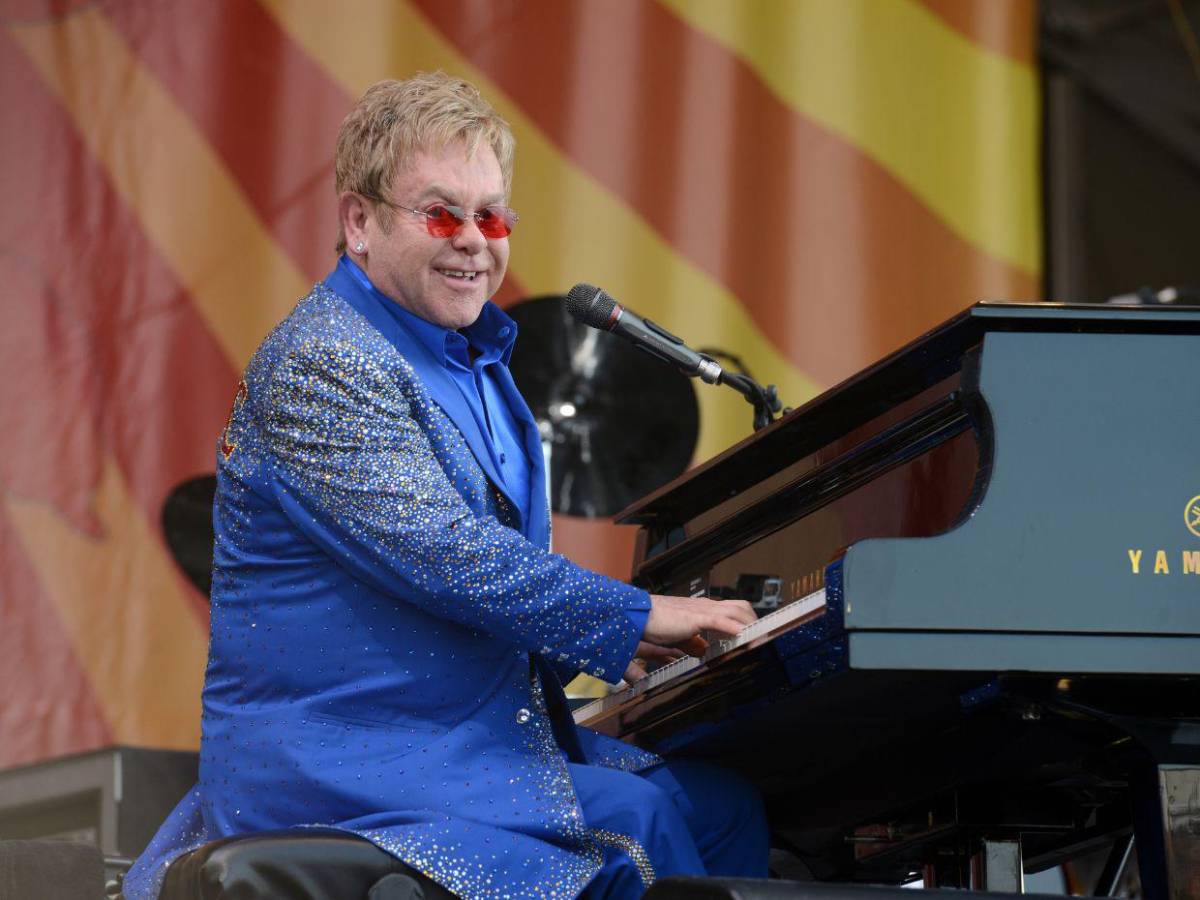 Elton John revela que perdió la visión en su ojo derecho por esta razón