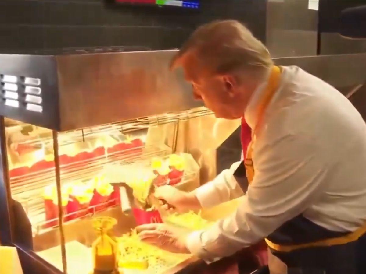 Trump cocina papas en un restaurante de comida rápida y envía un mensaje a Harris