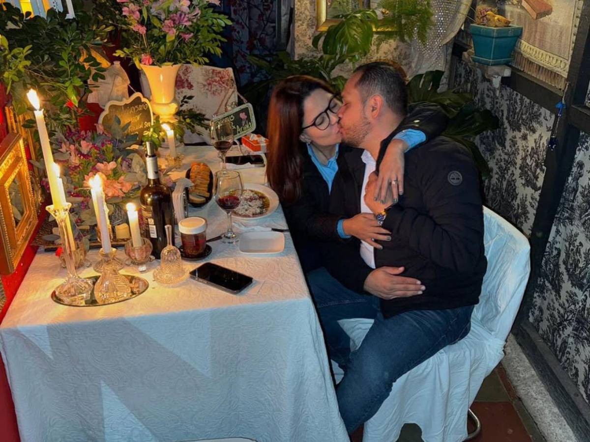 Ariela Cáceres y Dennis Andino conmemoran su décimo aniversario de matrimonio