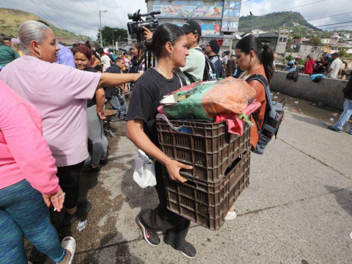 Devastados y sin sustento, comerciantes de Comayagüela enfrentan tragedia tras incendio