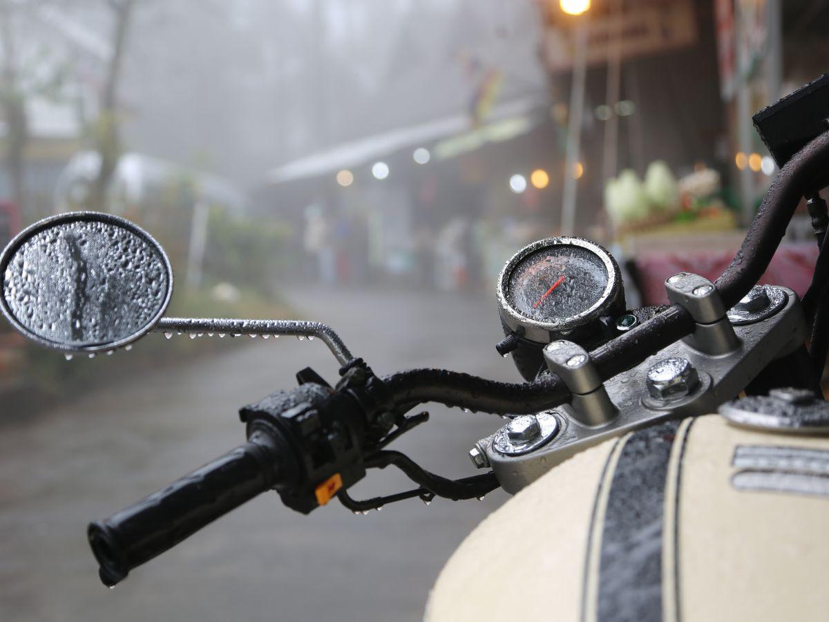 Seguridad: consejos para conducir su moto bajo la lluvia