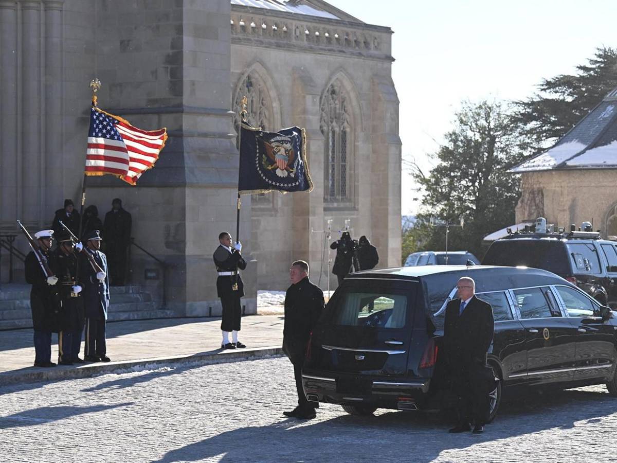 Jimmy Carter recibe homenajes póstumos en su funeral de Estado en Washington