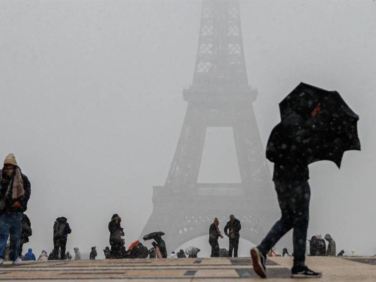 Temporal de nieve en Francia: vuelos cancelados y carreteras colapsadas