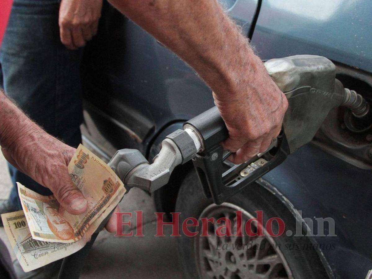 Gasolina superior baja este lunes a 116.07 lempiras el galón