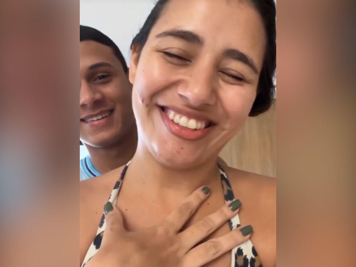 Influencer” brasileña encuentra la felicidad con dos parejas