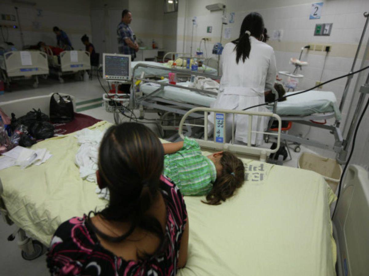 Críticas hacia “ley mordaza” que prohíbe a médicos a hablar sobre el dengue