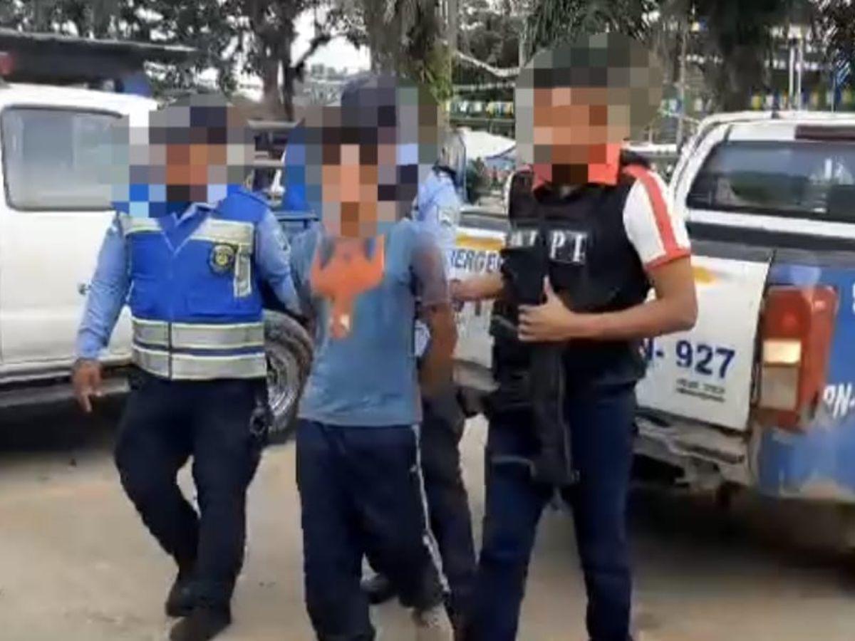 Capturan a hombre implicado en homicidio a machetazos en El Paraíso; crimen quedó captado en video