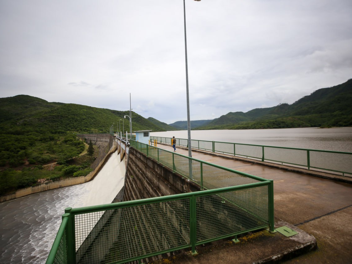 El rápido llenado de las represas aumenta el riesgo de inundaciones