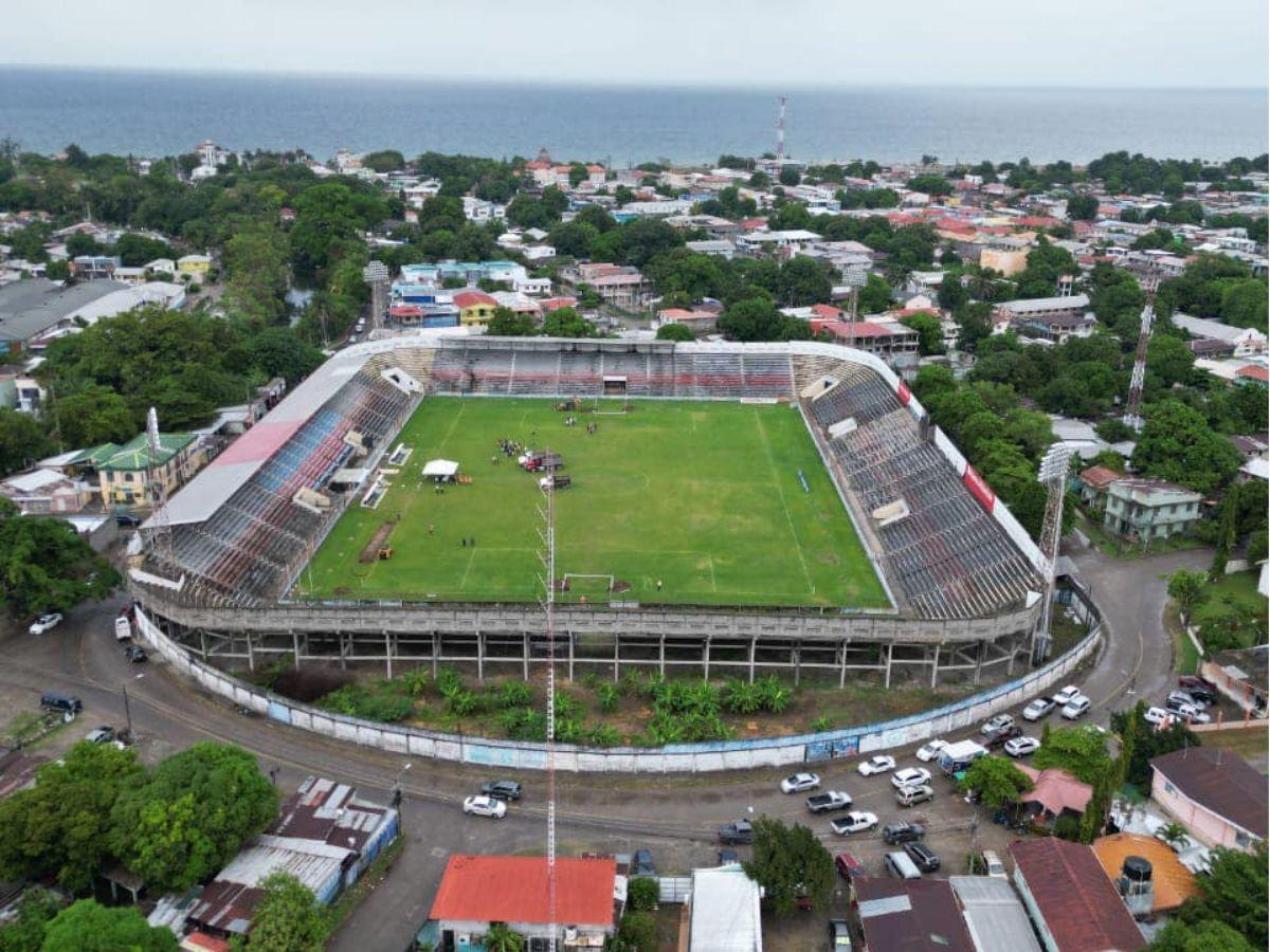 Estadio Ceibeño es cerrado porque inician cambio de grama híbrida y otros arreglos