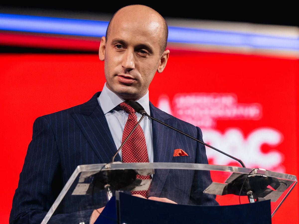 ¿Quién es Stephen Miller, la pieza de Donald Trump para armar el plan migratorio?