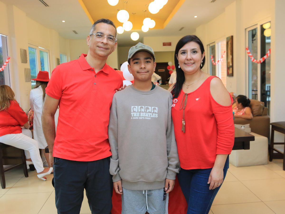 Damas Peruanas en Honduras conmemoran sus fiestas patrias