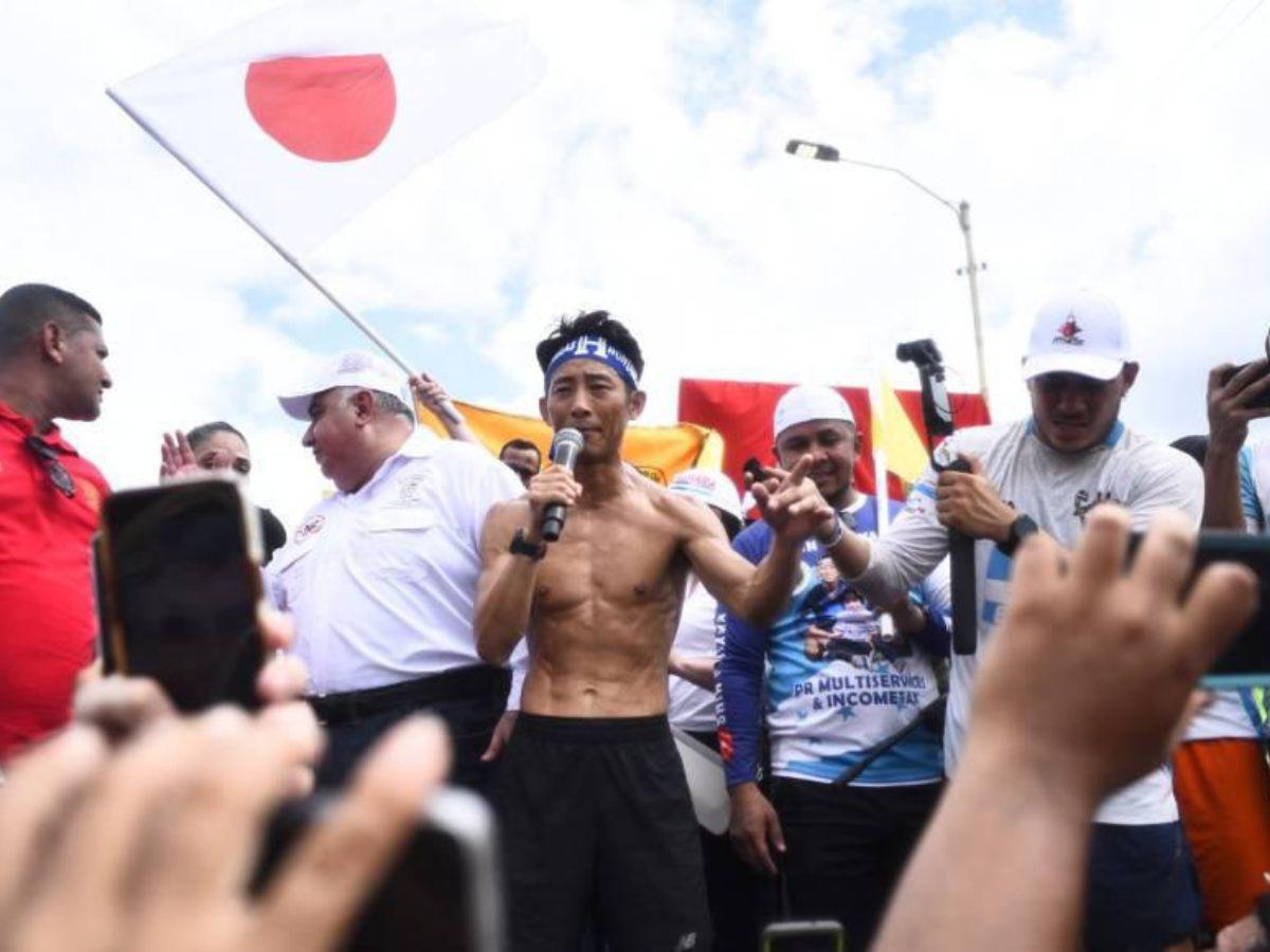 “No me incluyeron”: Shin Fujiyama reacciona a placa del gobierno en escuela que construyó