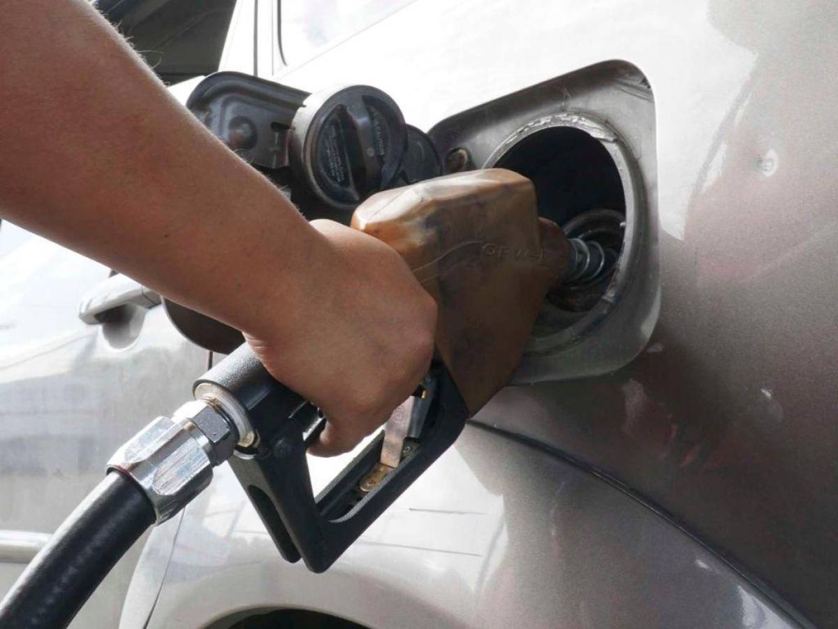 En vigencia fuerte aumento de precios a combustibles de 1.05 a 2.28 lempiras