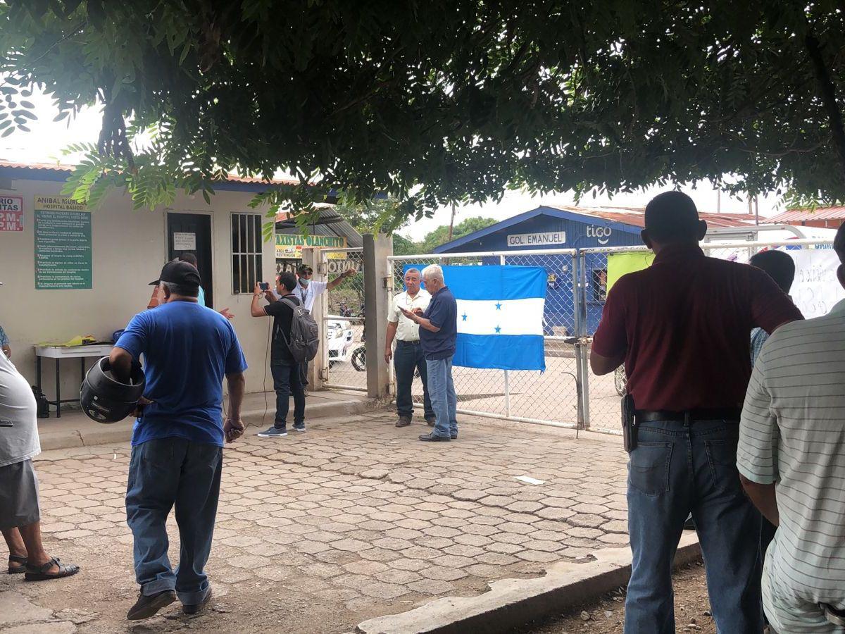 Empleados se toman el hospital de Olanchito por falta de plazas de cirujano y odontólogo