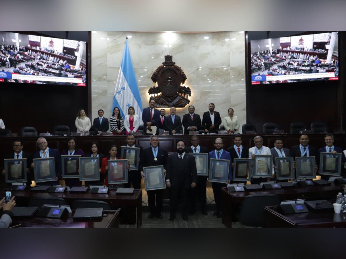 Entregan los Premios Parlamentarios de Periodismo 2023 en el Congreso Nacional