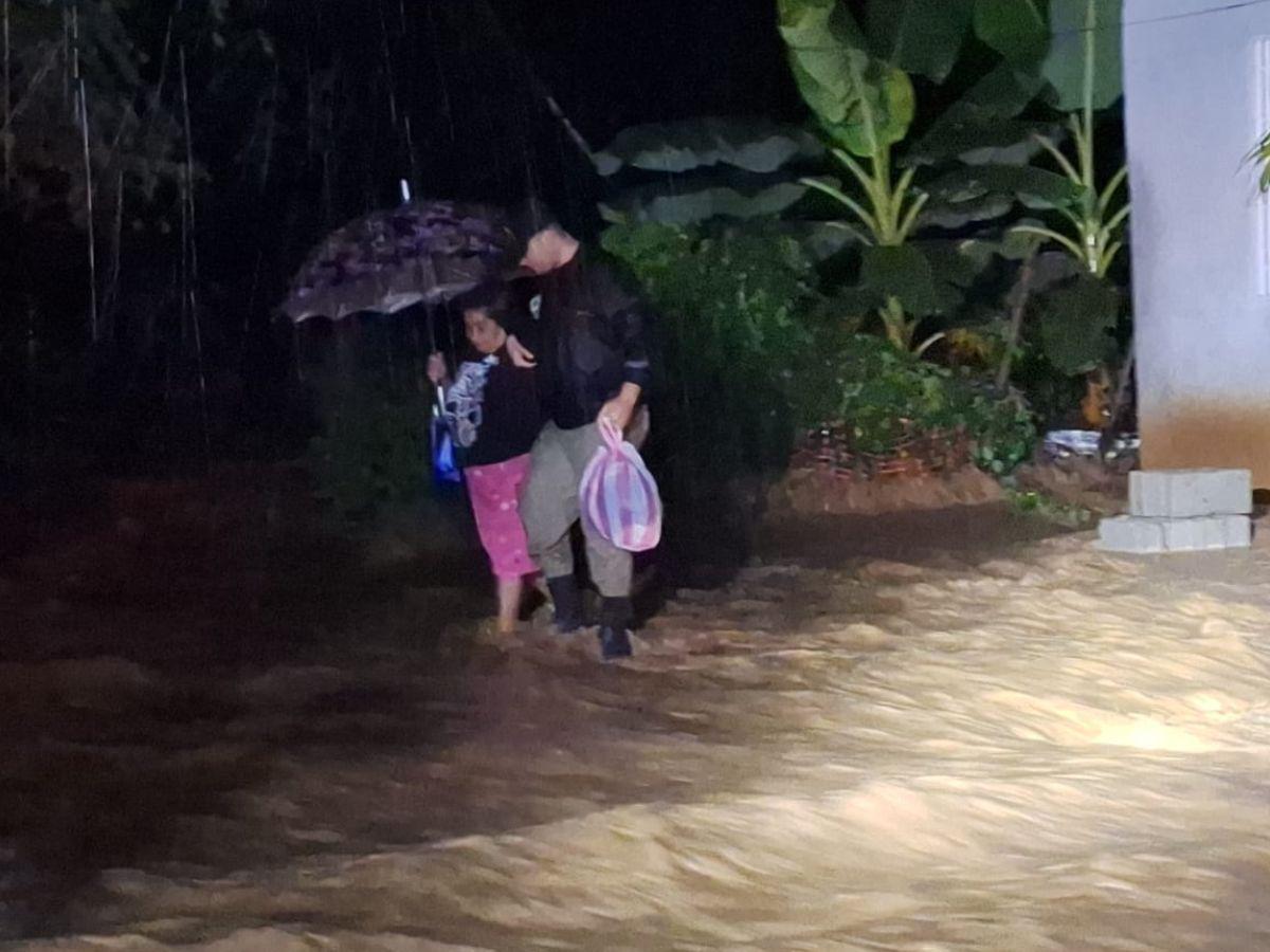 Los daños que ha dejado la tormenta Sara en la zona norte de Honduras