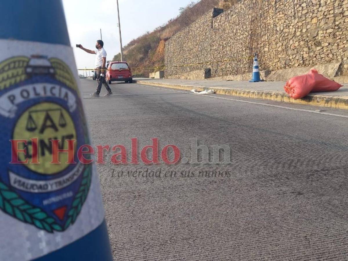 El cuerpo habría sido abandonado en el sector en horas de la madrugada.