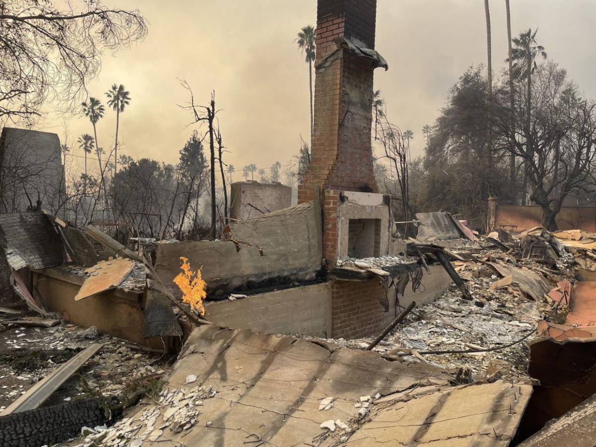 Pacific Palisades, el barrio de los famosos que incendios redujeron a ceniza