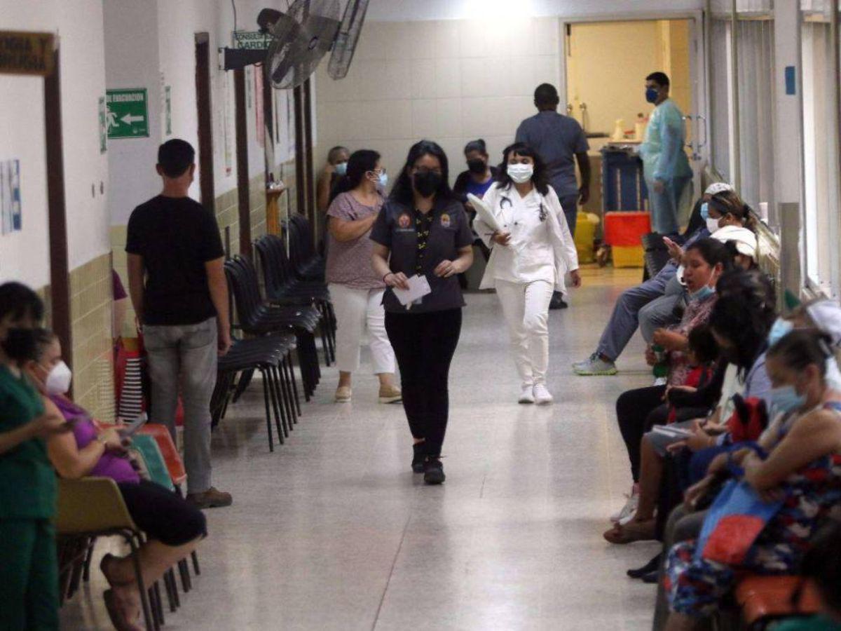 Denuncian estafas contra familiares y pacientes en Hospital Escuela