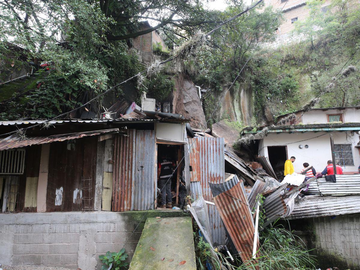 Lluvias por tropical Sara provocan deslizamientos colonia La Peña de la capital