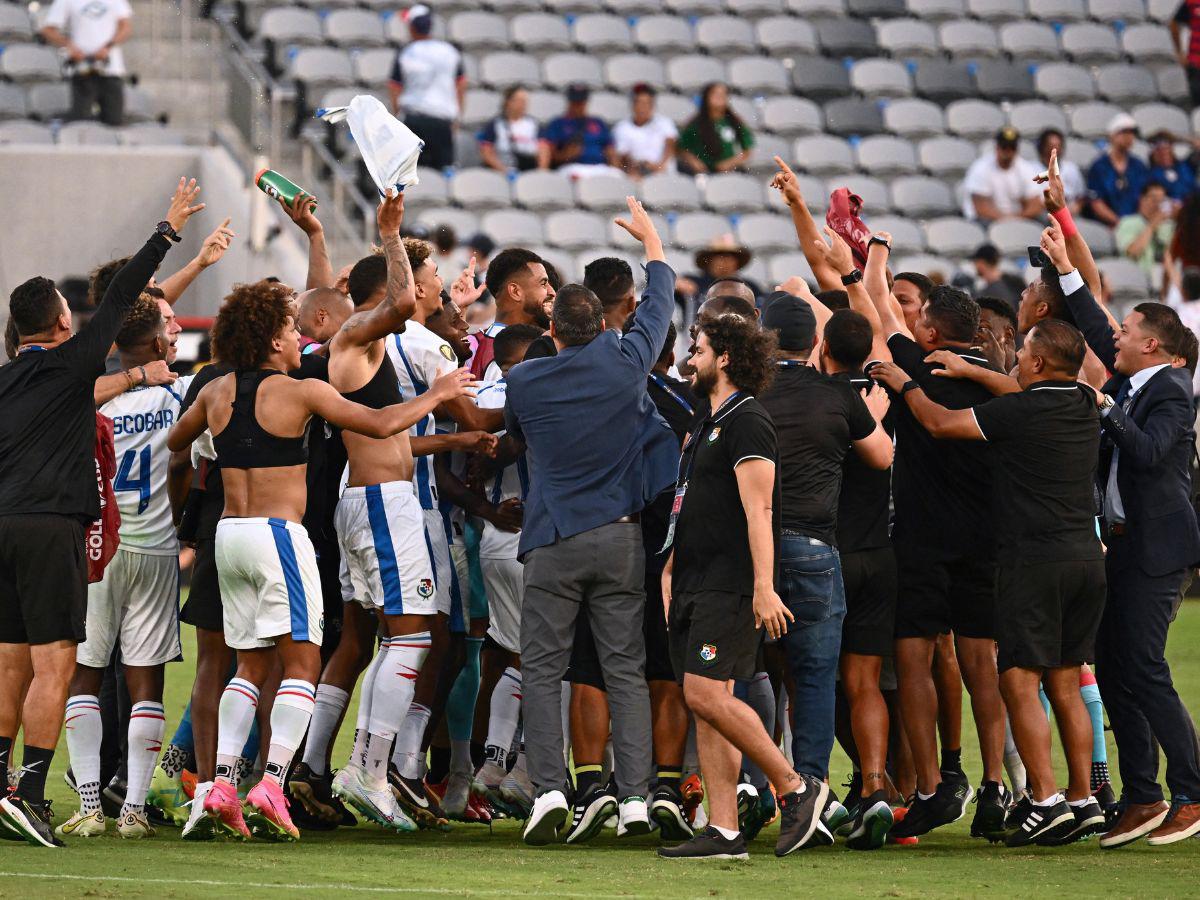 EL plantel Panameño celebró de manera efusiva la clasificación a la final.