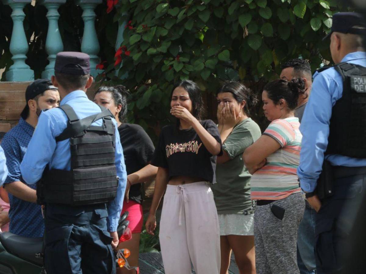 “¿Por qué mi muchacho?”: Familiares lloran crimen de joven en colonia Villa Nueva