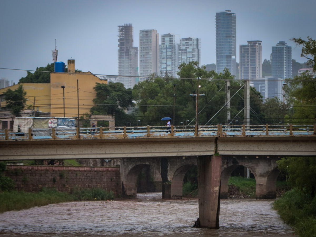 El rápido llenado de las represas aumenta el riesgo de inundaciones